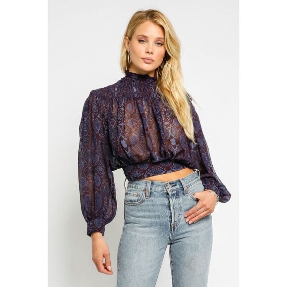 ✨Vici Elena Sheer Mock Neck Sz Medium Blouse✨ - Picture 1 of 8